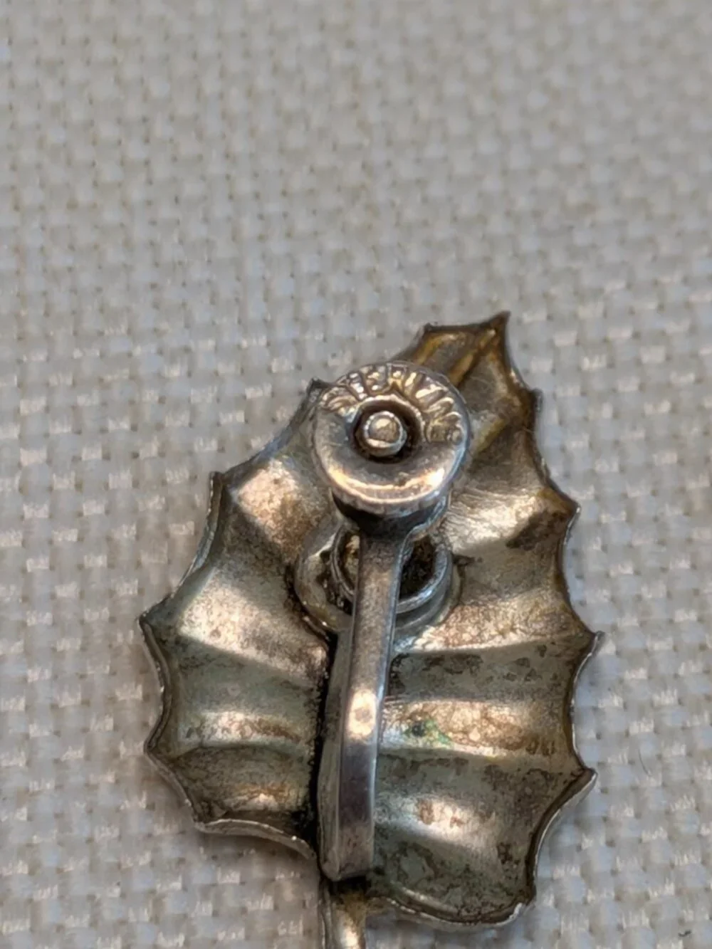 Vintage Sterling Silver Leaf Earrings – Screw‑Back Design